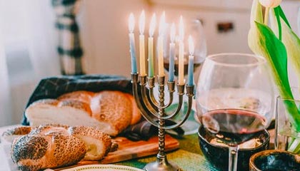 LCK：Kanavi皇子残血扛到底，HLE小龙团2换4打退DK